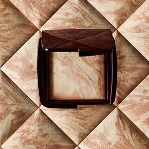 Hourglass Ambient Lighting Blush Brilliant Nude